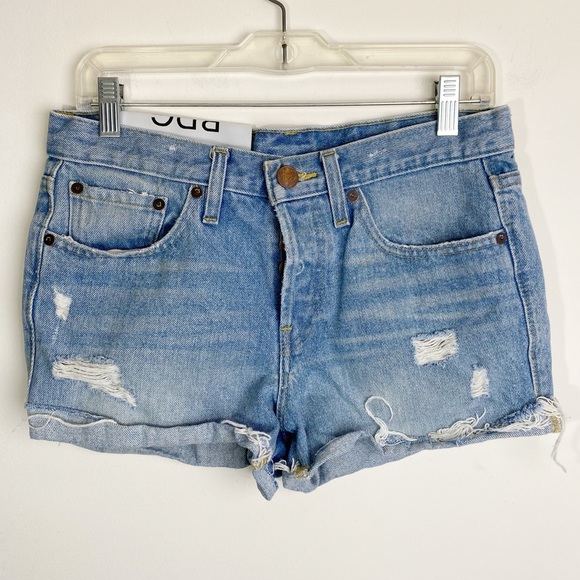 NWT UO BDG High Rise Distressed Mom Shorts Size 26 - Picture 1 of 5